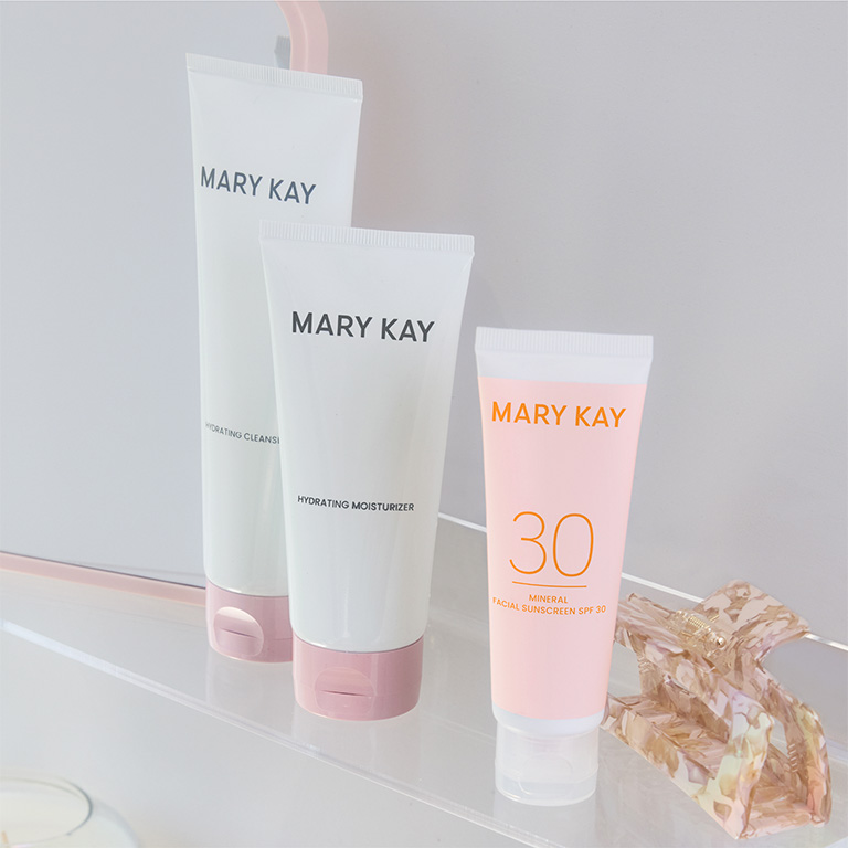 Productos de cuidado de la piel Mary Kay junto al Protector Solar Facial Mineral FPS 30 Mary Kay.